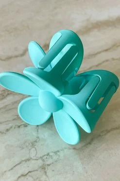 Buy ๐ฏ Dippin' Daisy's Oopsy Daisy Hair Claw Clip - Aqua Aqua ๐ 5 Buy ๐ฏ Dippin' Daisy's Oopsy Daisy Hair Claw Clip - Aqua Aqua ๐ -triangle Shop DQ H0002 AQUA 3 2048x2048