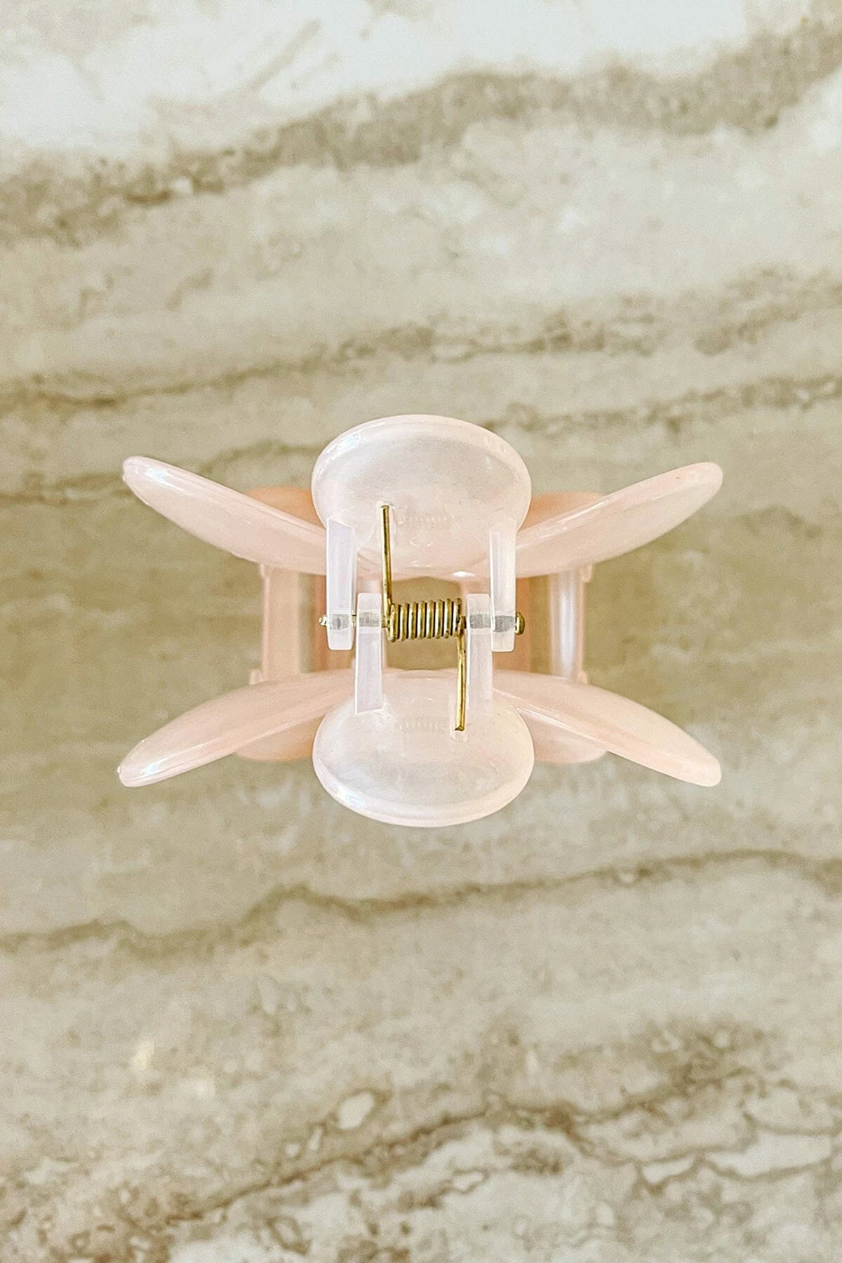 Best Pirce ๐ Dippin' Daisy's Oopsy Daisy Hair Claw Clip - Clear Light Pink Clear Light Pink ๐ 2 Best Pirce ๐ Dippin' Daisy's Oopsy Daisy Hair Claw Clip - Clear Light Pink Clear Light Pink ๐ - Image 2