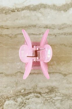 Buy 🤩 Dippin' Daisy's Oopsy Daisy Hair Claw Clip - Clear Pink Clear Pink 🤩 -triangle Shop DQ H0002 CLPK 3 2048x2048