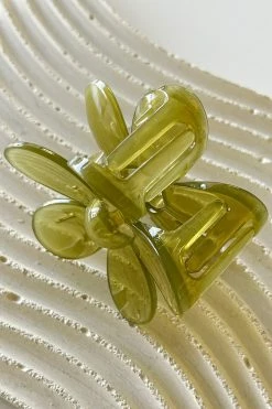 Hot Sale ๐ Dippin' Daisy's Oopsy Daisy Hair Claw Clip - Clear Yellow Clear Yellow โ 5 Hot Sale ๐ Dippin' Daisy's Oopsy Daisy Hair Claw Clip - Clear Yellow Clear Yellow โ -triangle Shop DQ H0002 CLYW 3 2048x2048