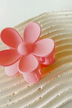 Flash Sale 🧨 Dippin' Daisy's Oopsy Daisy Hair Claw Clip - Nude Rose Nude Rose 😉 -triangle Shop DQ H0002 NUDR 3 2048x2048
