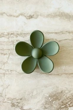 Best Pirce โค๏ธ Dippin' Daisy's Oopsy Daisy Hair Claw Clip - Olive Olive ๐งจ