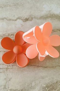Deals ✨ Dippin' Daisy's Oopsy Daisy Hair Claw Clip - Orange Orange 🛒 -triangle Shop DQ H0002 ORNG 4 2048x2048