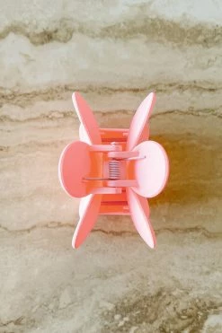 Promo 😍 Dippin' Daisy's Oopsy Daisy Hair Claw Clip - Pink Pink 🛒 -triangle Shop DQ H0002 PNK 3 3be28294 4dd0 4182 b0b0 7fb5843b9701 2048x2048