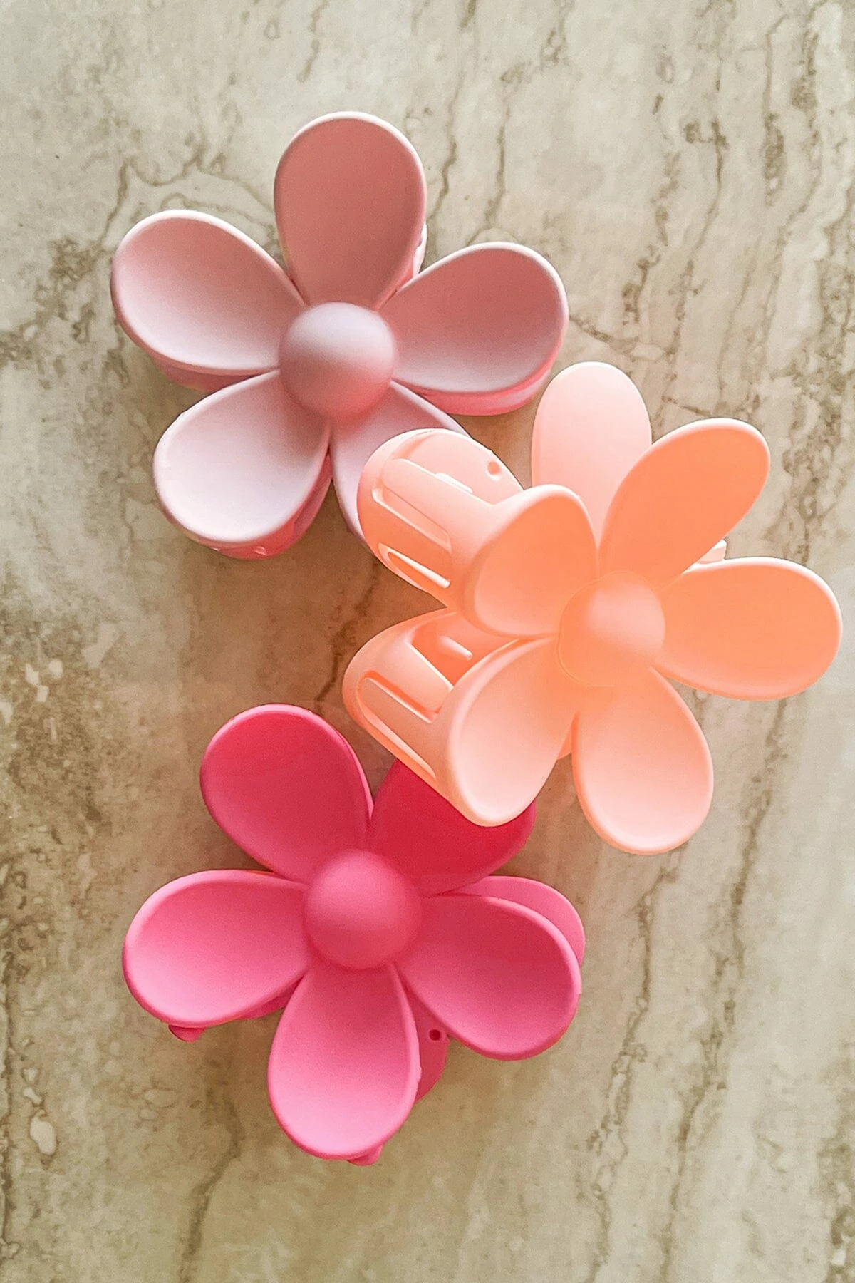 Outlet โญ Dippin' Daisy's Oopsy Daisy Hair Claw Clip - Rosewater Rosewater ๐ 4 Outlet โญ Dippin' Daisy's Oopsy Daisy Hair Claw Clip - Rosewater Rosewater ๐ - Image 4