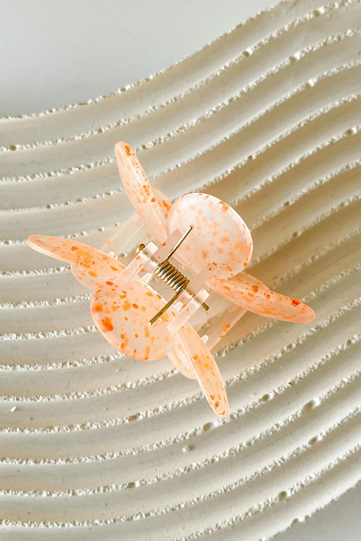 Best deal ๐คฉ Dippin' Daisy's Oopsy Daisy Hair Claw Clip - Sprinkle Red Sprinkle Red ๐ 2 Best deal ๐คฉ Dippin' Daisy's Oopsy Daisy Hair Claw Clip - Sprinkle Red Sprinkle Red ๐ - Image 2