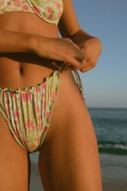 New 🌟 Dippin' Daisy's Love Affair Bottom - GARDEN OF INTUITION GARDEN OF INTUITION 🧨